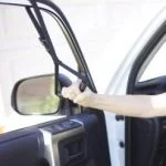 מתלה עזר ליציאה מהרכב — תמונה 2