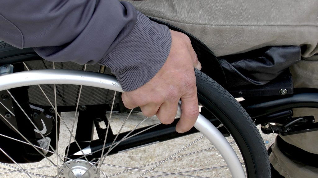 wheelchair-ged7808073_1920